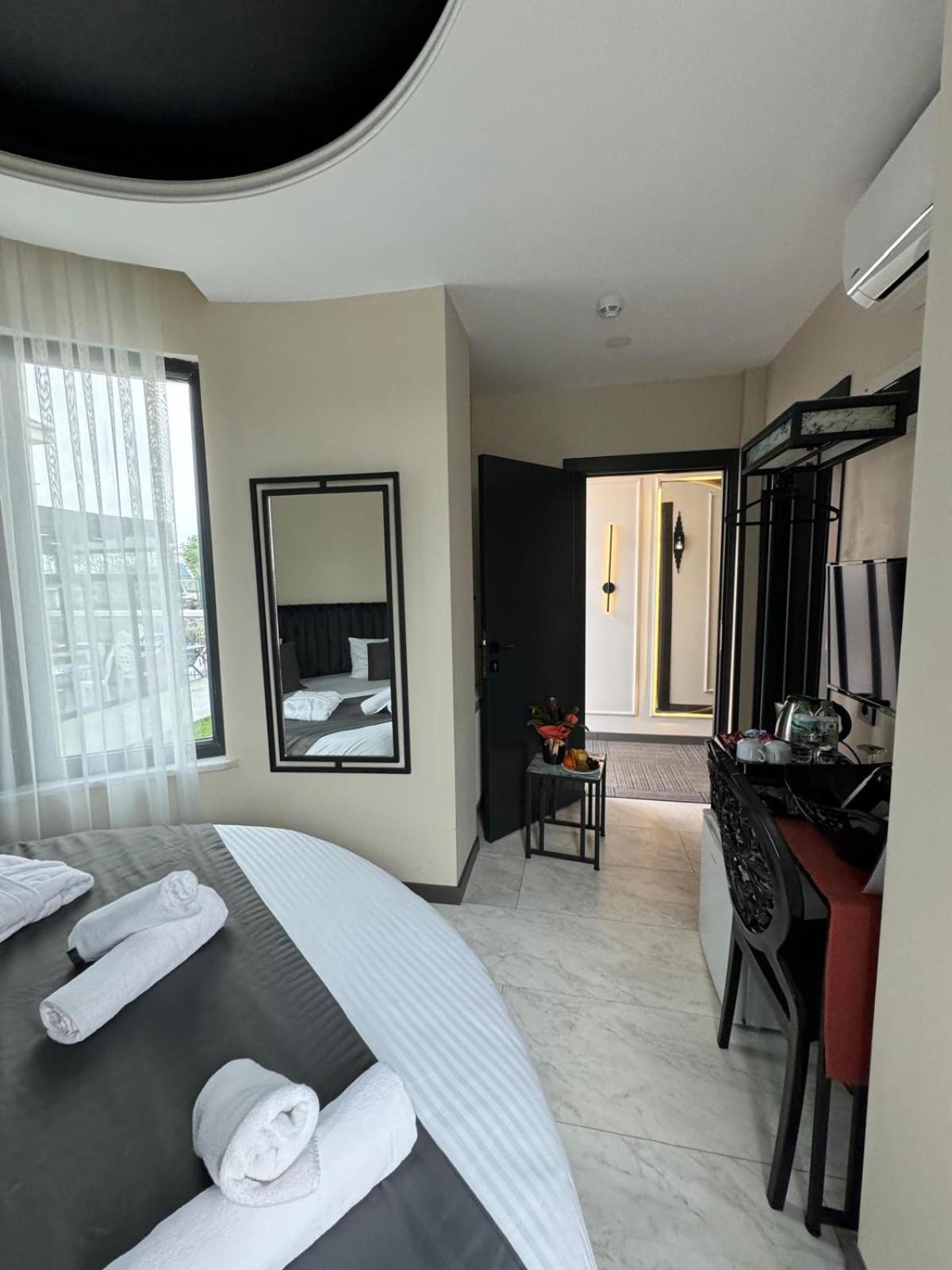 The Queen Airport Hotel-Round Trip Airport Service Arnavutkoy Экстерьер фото